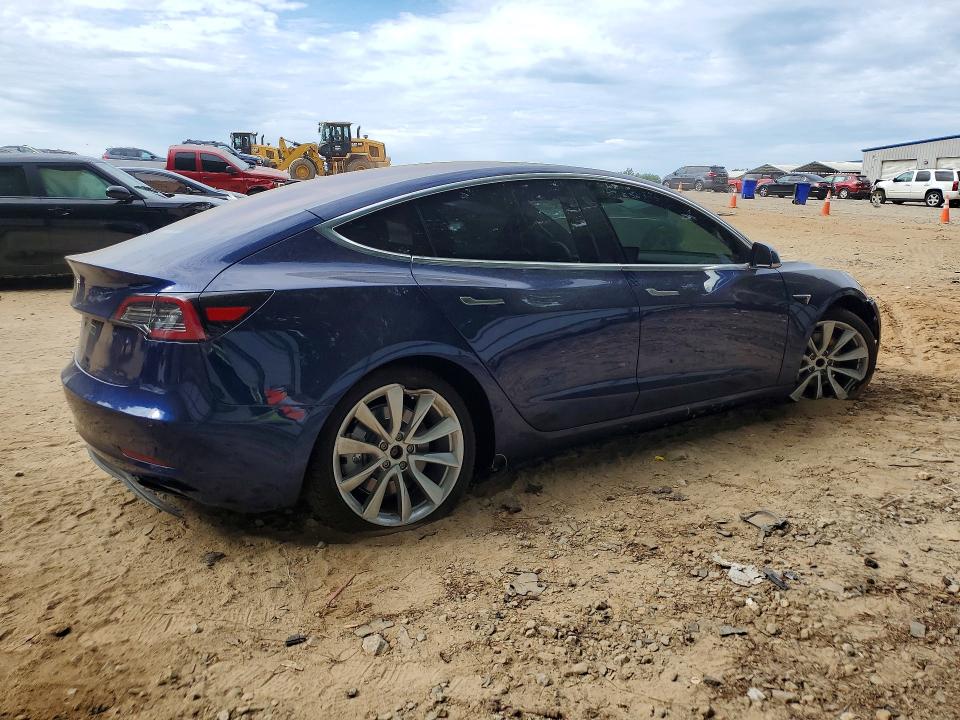 54466446 :رقم المزاد ، 5YJ3E1EA7JF042738 vin ، 2018 Tesla Model 3 مزاد بيع