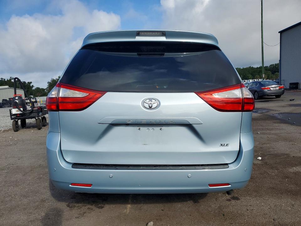 2015 Toyota Sienna მანქანა იყიდება აუქციონზე, vin: 5TDYK3DC4FS530027, აუქციონის ნომერი: 52895776
