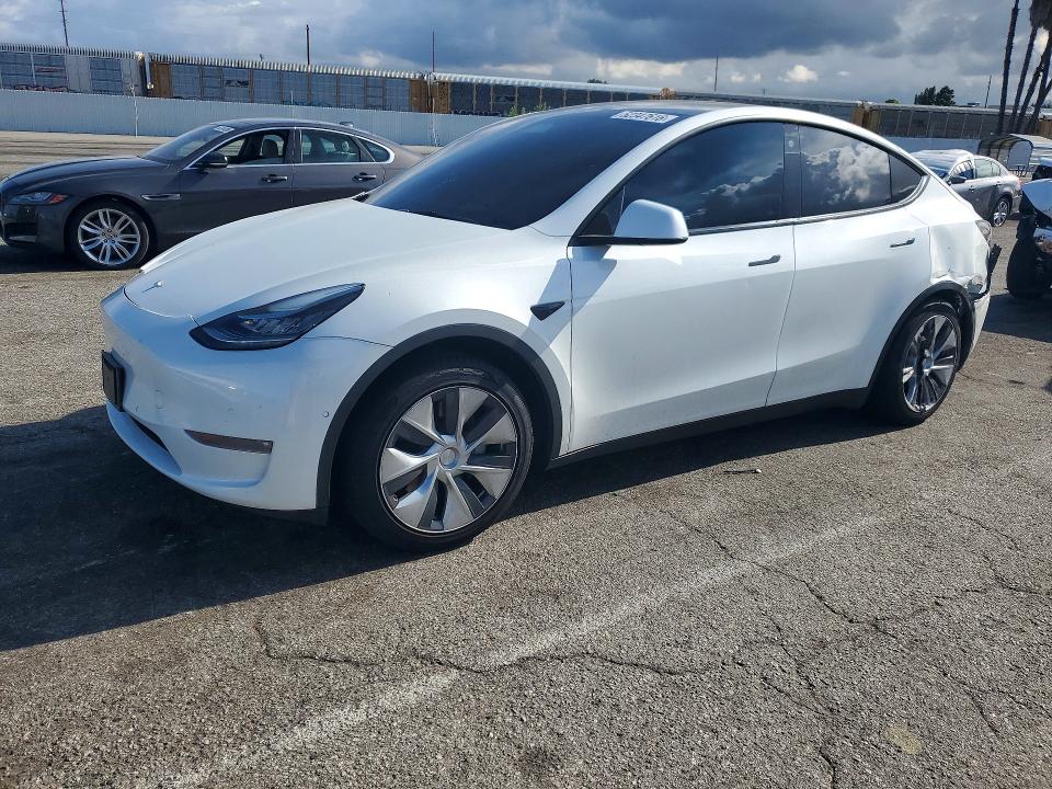 Продажа на аукционе авто 2022 Tesla Model Y, vin: 7SAYGAEE2NF360519, номер лота: 52347616