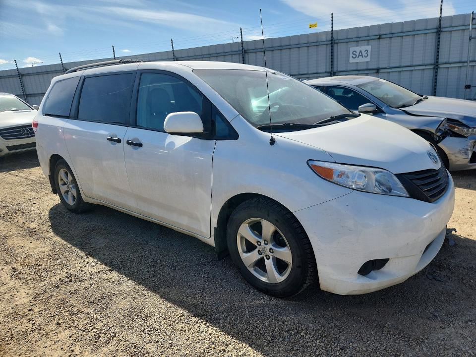 53013016 :رقم المزاد ، 5TDZK3DC8DS391912 vin ، 2013 Toyota Sienna مزاد بيع