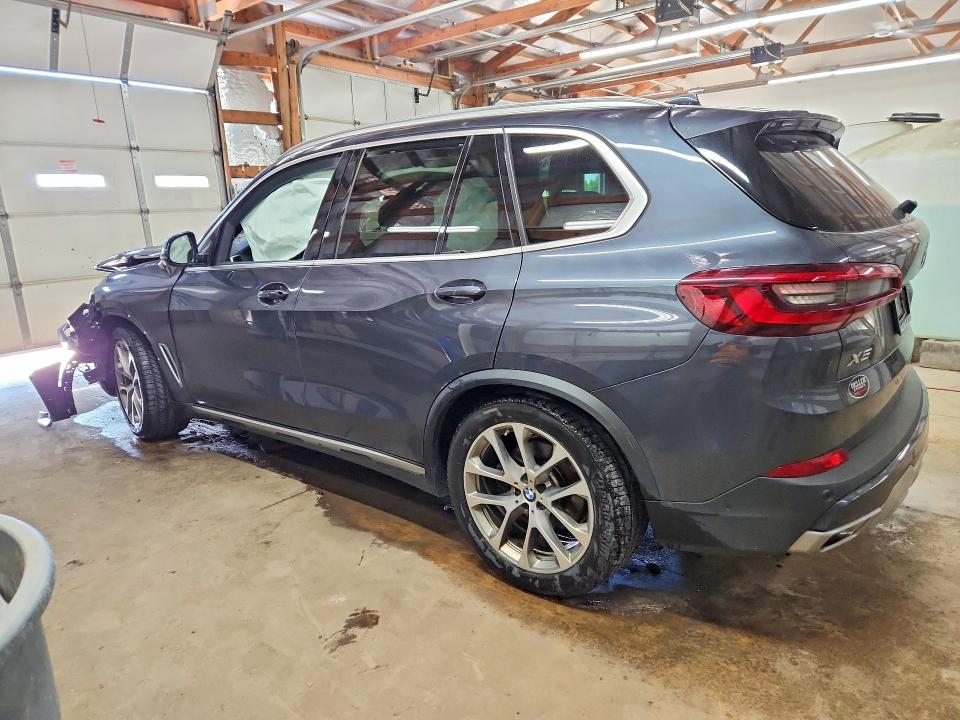 54265306 :رقم المزاد ، 5UXCR6C02M9F38817 vin ، 2021 Bmw X5 مزاد بيع