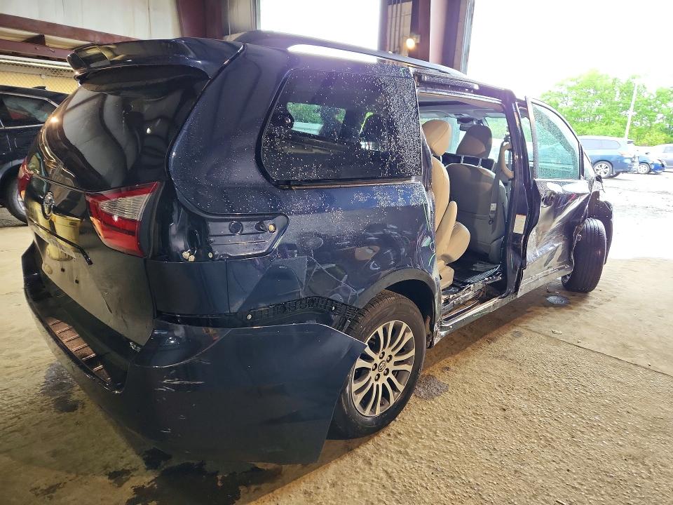 53874776 :رقم المزاد ، 5TDYZ3DC6JS954751 vin ، 2018 Toyota Sienna مزاد بيع