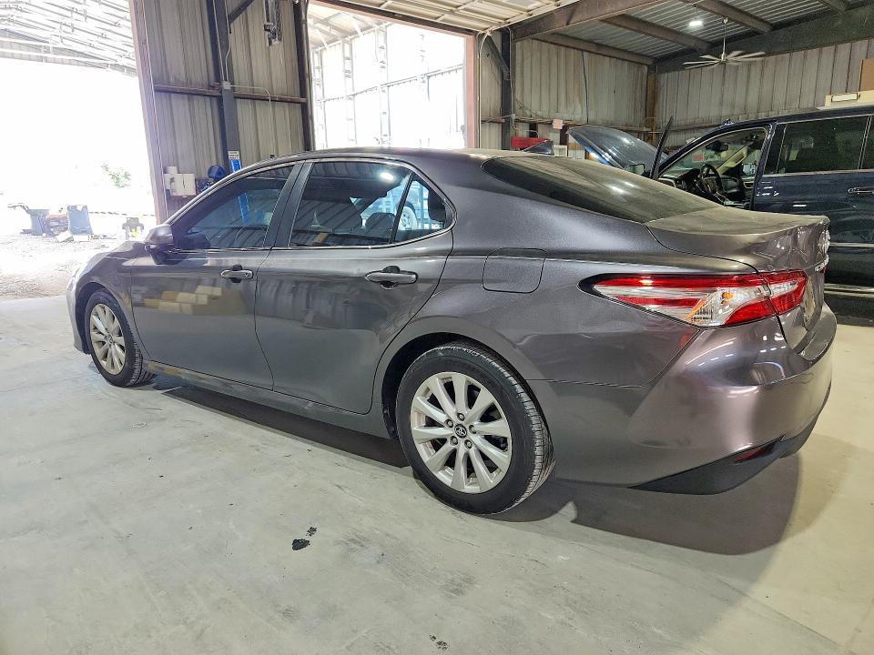 53564106 :رقم المزاد ، 4T1C11AK8LU932648 vin ، 2020 Toyota Camry مزاد بيع