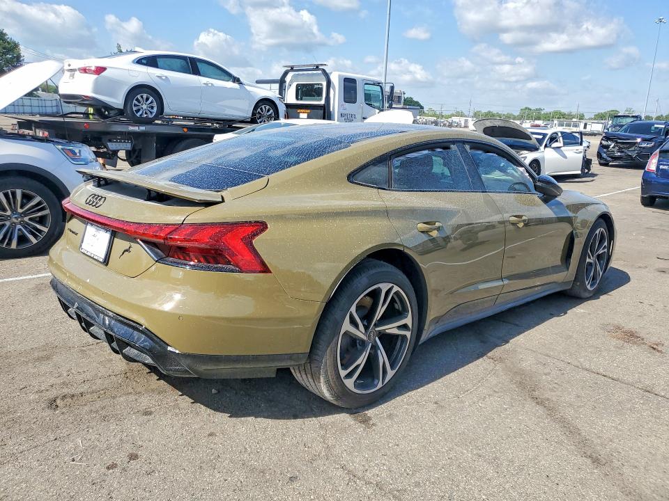2024 Audi E-tron Gt მანქანა იყიდება აუქციონზე, vin: WAUCJBFW0R7001801, აუქციონის ნომერი: 53248386