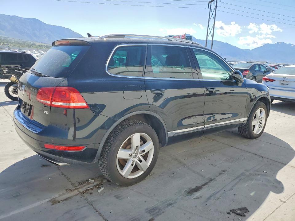 2011 Volkswagen Touareg მანქანა იყიდება აუქციონზე, vin: WVGFF9BP9BD006779, აუქციონის ნომერი: 54816426