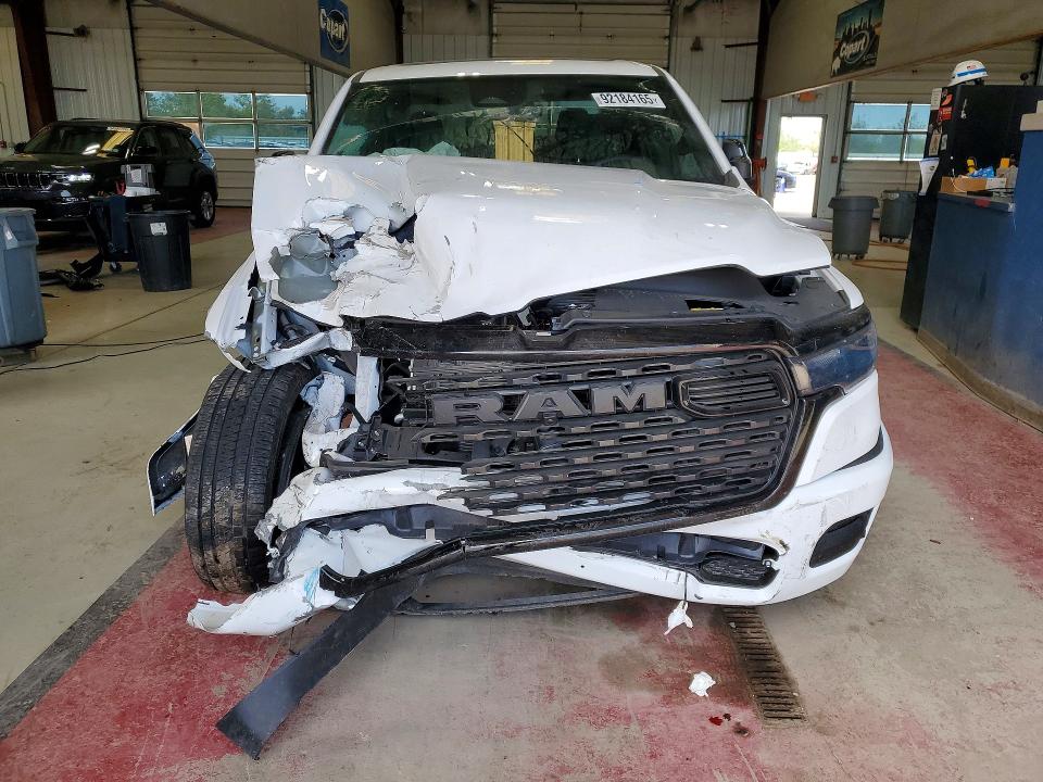 92184165 :رقم المزاد ، 1C6SRFFP5TN157964 vin ، 2026 Ram 1500 مزاد بيع