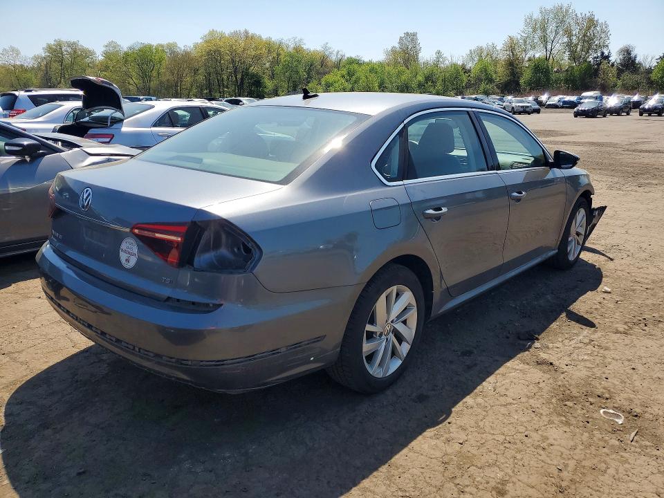 52295416 :رقم المزاد ، 1VWBA7A35JC013010 vin ، 2018 Volkswagen Passat مزاد بيع