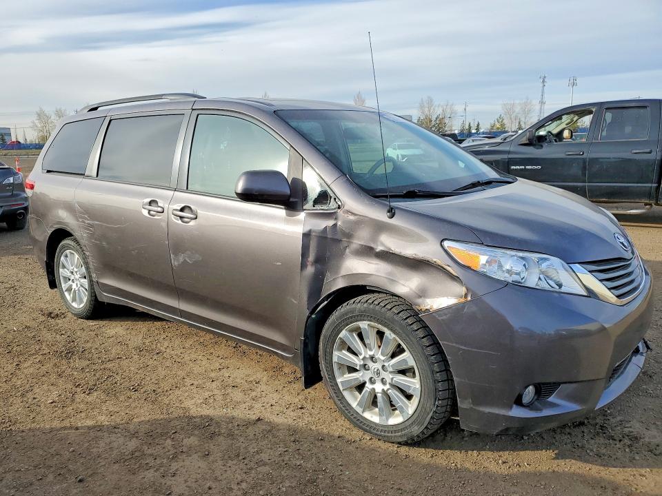 52357876 :رقم المزاد ، 5TDDK3DC9ES074152 vin ، 2014 Toyota Sienna مزاد بيع