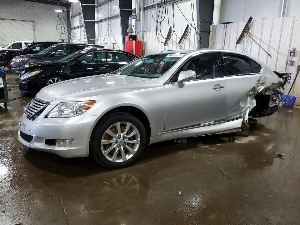 55412326 :رقم المزاد ، JTHCL5EF6A5005527 vin ، 2010 Lexus Ls مزاد بيع