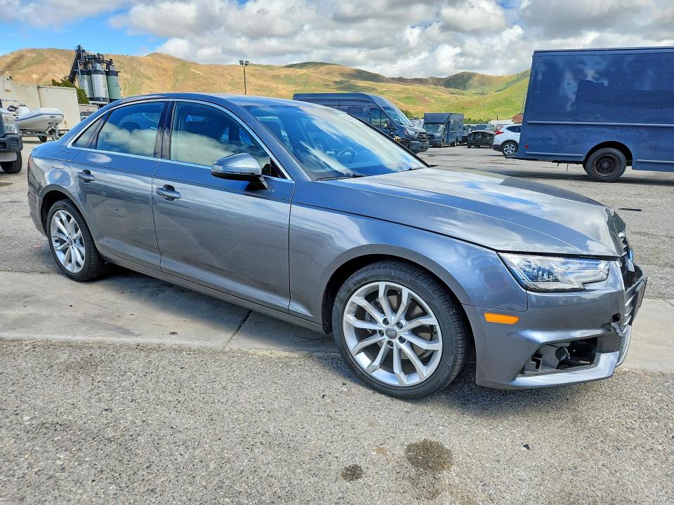 51492176 :رقم المزاد ، WAUGMAF48KA058208 vin ، 2019 Audi A4 مزاد بيع