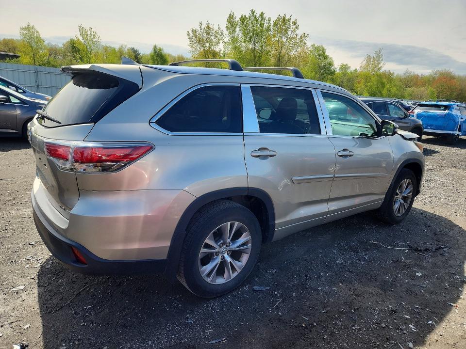 52830086 :رقم المزاد ، 5TDJKRFH2FS174769 vin ، 2015 Toyota Highlander مزاد بيع