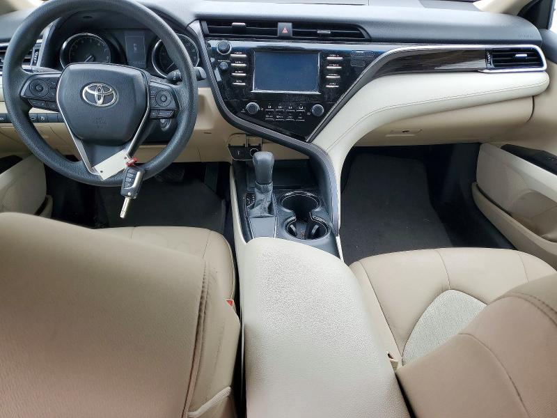 54037336 :رقم المزاد ، 4T1B11HK4JU007010 vin ، 2018 Toyota Camry مزاد بيع