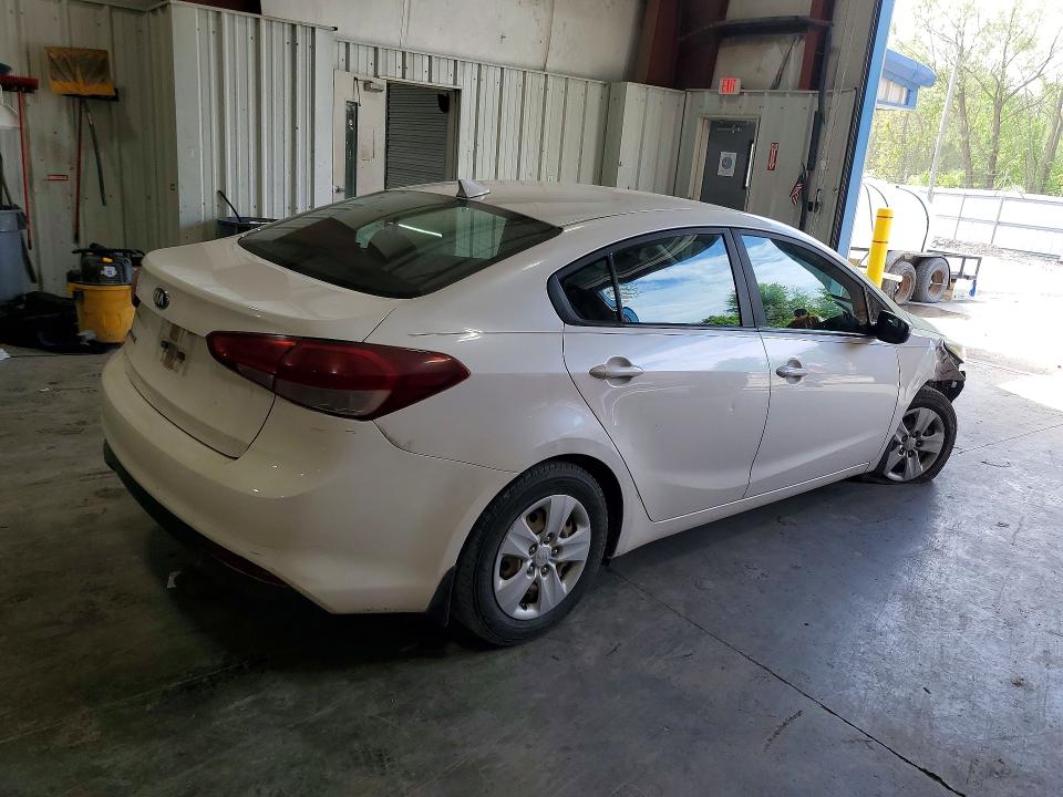 54441396 :رقم المزاد ، 3KPFL4A70HE058603 vin ، 2017 Kia Forte مزاد بيع