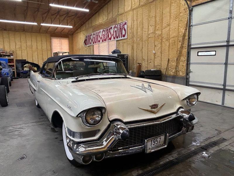54669116 :رقم المزاد ، 5762097498 vin ، 1957 Cadillac 2drconv مزاد بيع