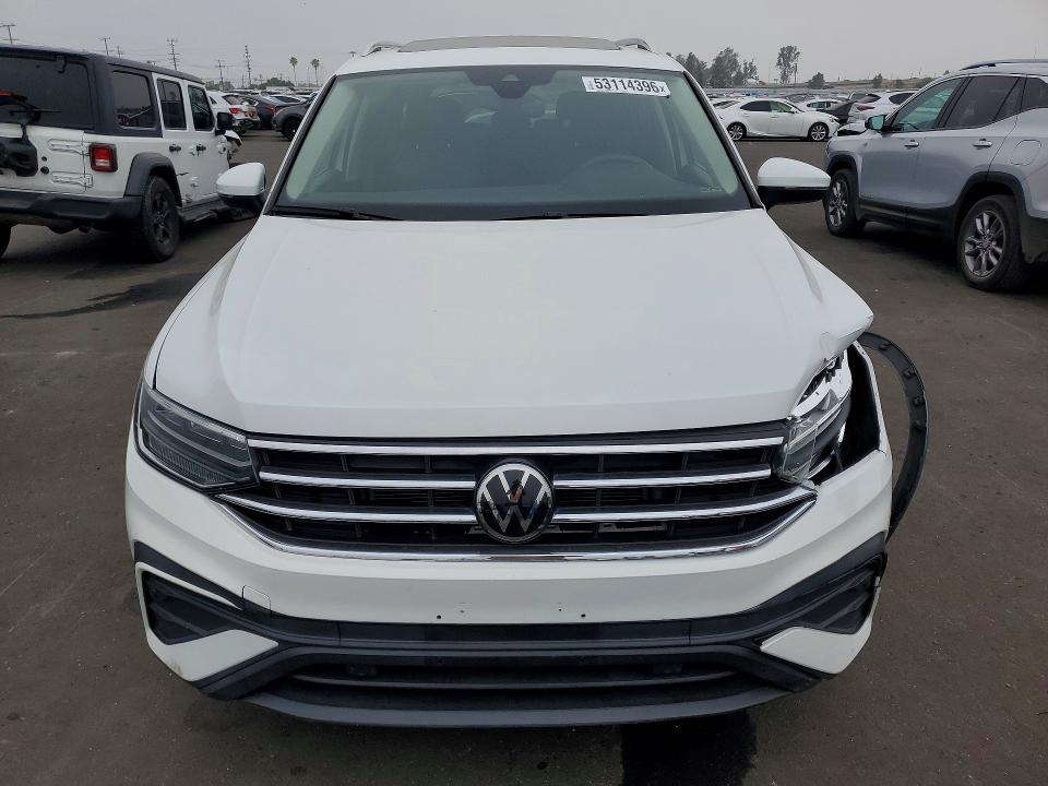 2022 Volkswagen Tiguan მანქანა იყიდება აუქციონზე, vin: 3VV3B7AXXNM078450, აუქციონის ნომერი: 53114396