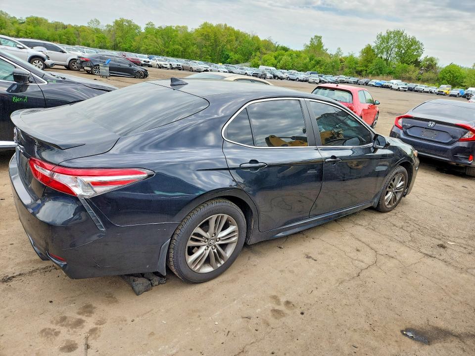 52520926 :رقم المزاد ، 4T1B11HK0KU808874 vin ، 2019 Toyota Camry مزاد بيع