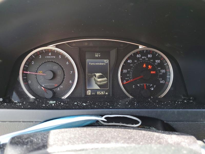 55117526 :رقم المزاد ، 4T1BF1FK4HU638001 vin ، 2017 Toyota Camry مزاد بيع