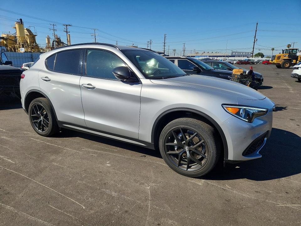 2021 Alfa Romeo Stelvio მანქანა იყიდება აუქციონზე, vin: ZASPAJAN0M7D09614, აუქციონის ნომერი: 53127626