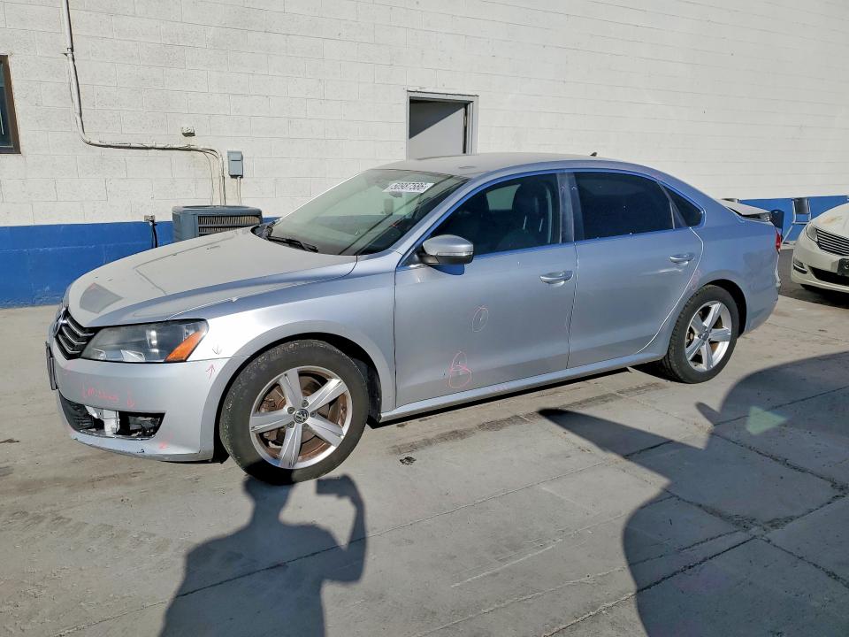 50987586 :رقم المزاد ، 1VWBT7A34EC092668 vin ، 2014 Volkswagen Passat مزاد بيع