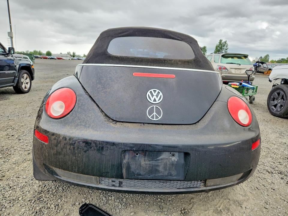 54980656 :رقم المزاد ، 3VWRG3AL2AM006715 vin ، 2010 Volkswagen New Beetle مزاد بيع