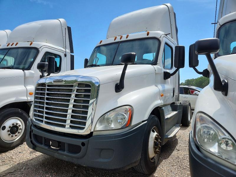 2016 Freightliner Cascadia 125 მანქანა იყიდება აუქციონზე, vin: 1FUBGEDV4GLHC5656, აუქციონის ნომერი: 50607586