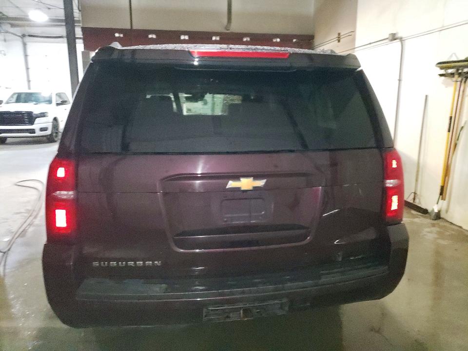 2017 Chevrolet Suburban მანქანა იყიდება აუქციონზე, vin: 1GNSKHKC3HR262957, აუქციონის ნომერი: 54325446