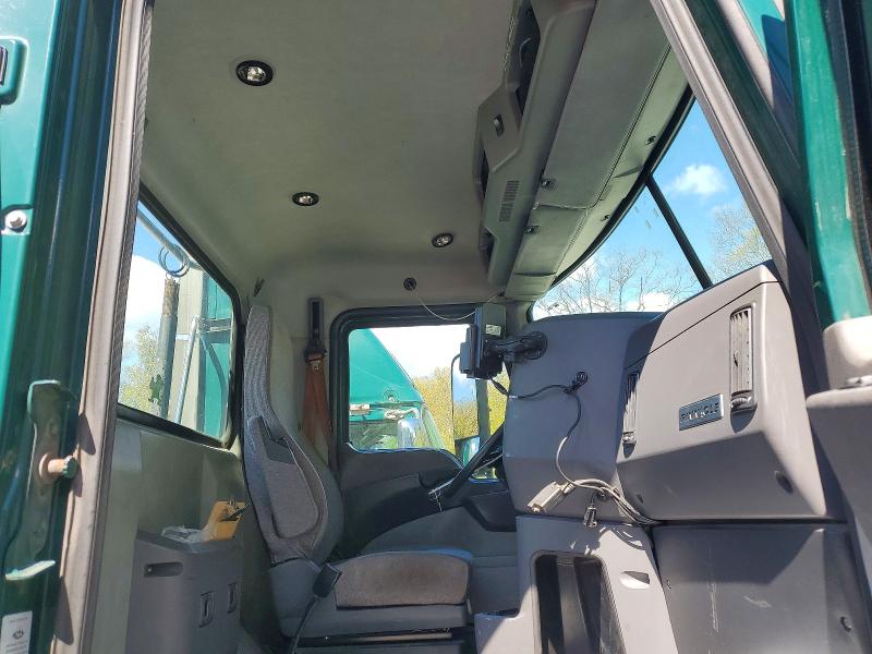 52596456 :رقم المزاد ، 1M1AW01XXHM009467 vin ، 2017 Mack Tractor مزاد بيع