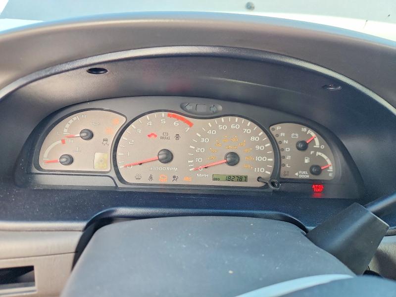 2001 Toyota Sequoia მანქანა იყიდება აუქციონზე, vin: 5TDBT48AX1S001692, აუქციონის ნომერი: 53763946