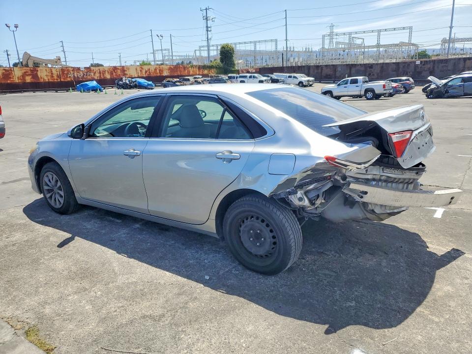 55277036 :رقم المزاد ، 4T1BF1FK2GU221569 vin ، 2016 Toyota Camry مزاد بيع