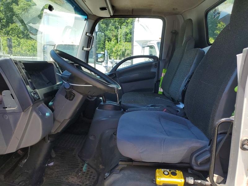 52826366 :رقم المزاد ، 54DC4W1B2JS811336 vin ، 2018 Isuzu Npr مزاد بيع