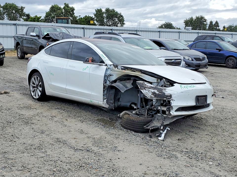 54167586 :رقم المزاد ، 5YJ3E1EA7JF047325 vin ، 2018 Tesla Model 3 مزاد بيع