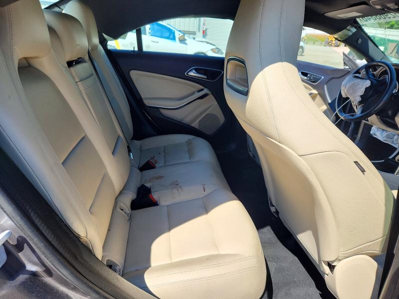 52968846 :رقم المزاد ، WDDSJ4EB5FN181038 vin ، 2015 Mercedes-benz Cla مزاد بيع