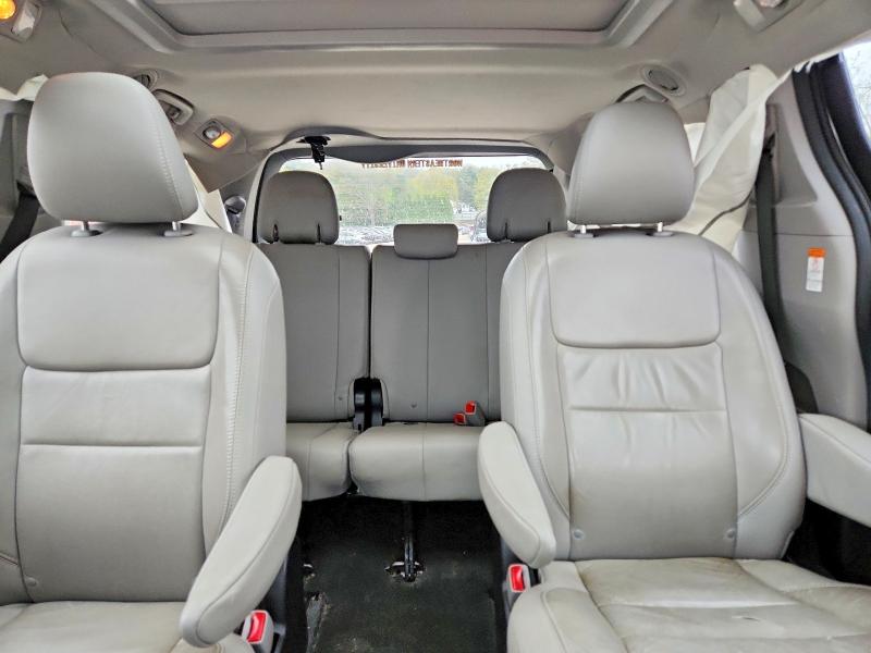 Продажа на аукционе авто 2017 Toyota Sienna, vin: 5TDDZ3DC9HS151621, номер лота: 52499206