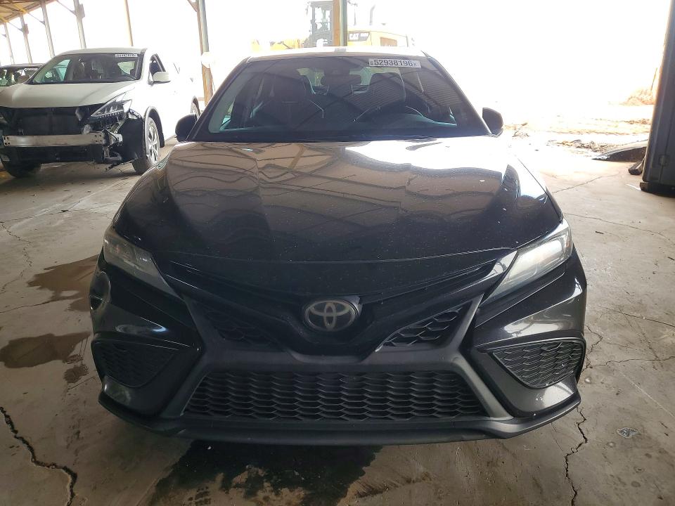 Продаж на аукціоні авто 2021 Toyota Camry, vin: 4T1G11AK2MU486838, номер лоту: 52938196