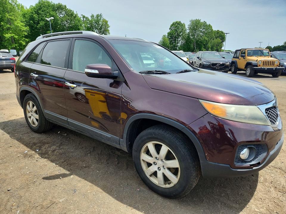 2011 Kia Sorento მანქანა იყიდება აუქციონზე, vin: 5XYKT3A12BG097689, აუქციონის ნომერი: 53670226