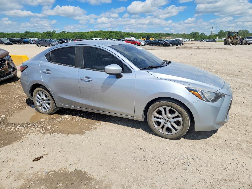 52659606 :رقم المزاد ، 3MYDLBYV6JY321621 vin ، 2018 Toyota Yaris Ia مزاد بيع