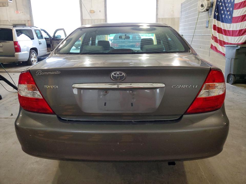 55381666 :رقم المزاد ، 4T1BE32K64U823990 vin ، 2004 Toyt Camry مزاد بيع