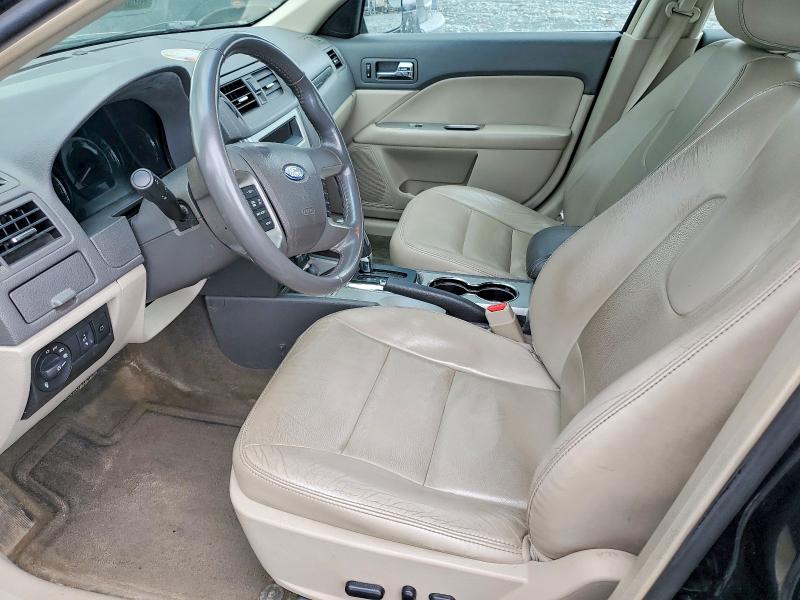 50951246 :رقم المزاد ، 3FAHP0JA0BR117303 vin ، 2011 Ford Fusion مزاد بيع