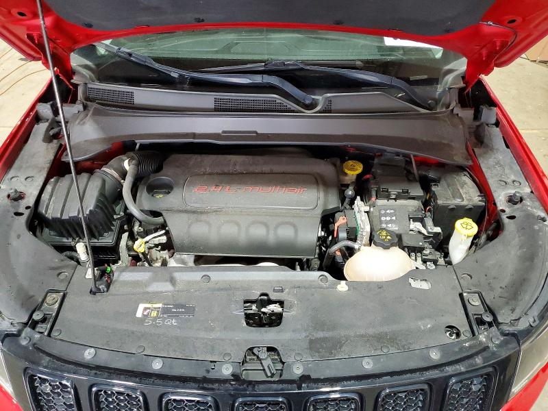 52373636 :رقم المزاد ، 3C4NJDBB3JT394283 vin ، 2018 Jeep Compass مزاد بيع