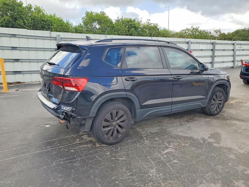 54864786 :رقم المزاد ، 3VVCX7B28NM031342 vin ، 2022 Volkswagen Taos مزاد بيع