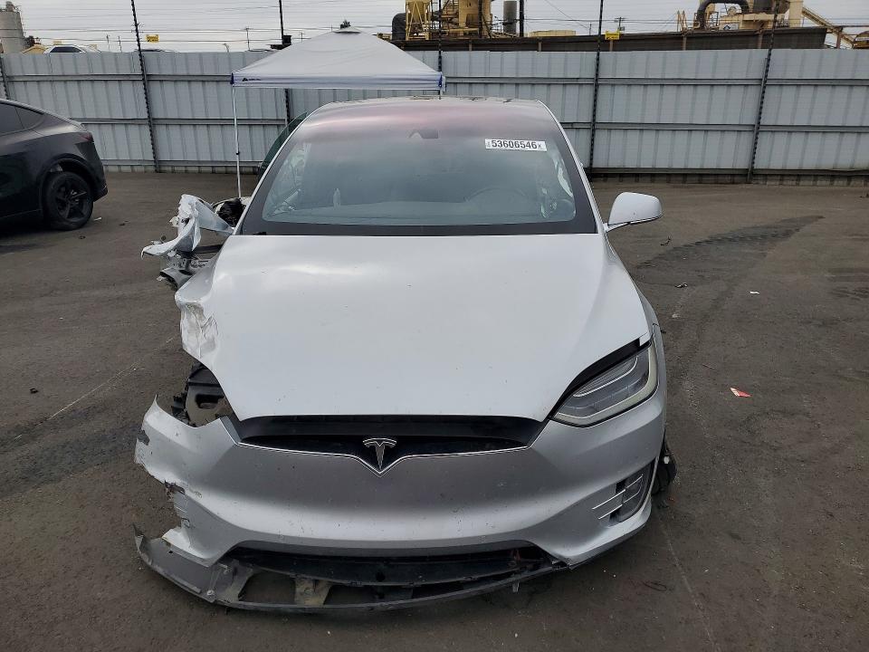 53606546 :رقم المزاد ، 5YJXCBE2XGF001518 vin ، 2016 Tesla Model X مزاد بيع