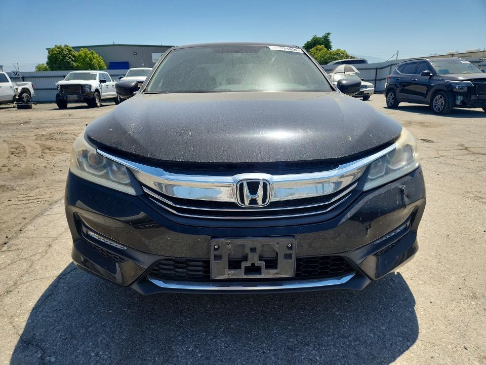 Aukcja sprzedaży 2017 Honda Accord, vin: 1HGCR2F13HA124494, numer aukcji: 52024626