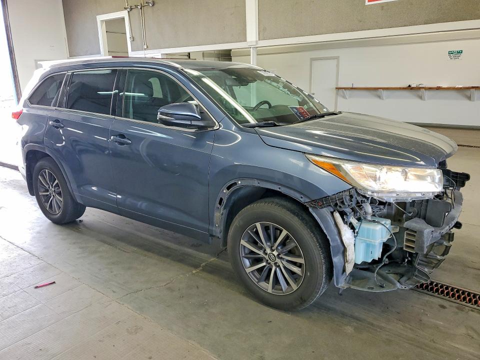53600576 :رقم المزاد ، 5TDJZRFH0HS511535 vin ، 2017 Toyota Highlander مزاد بيع