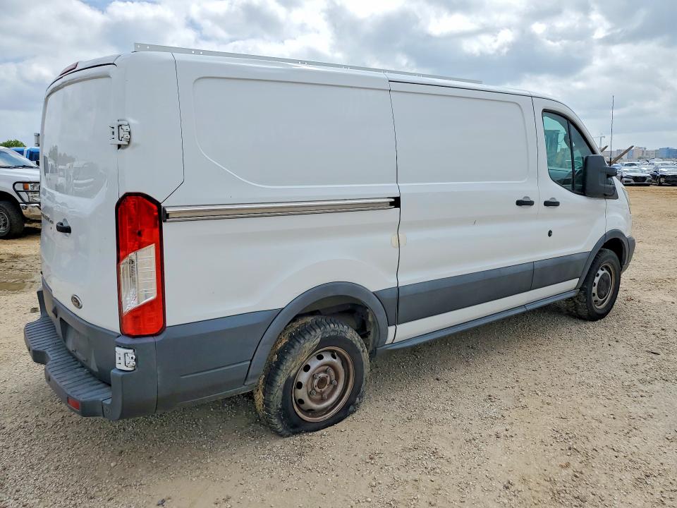 54644126 :رقم المزاد ، 1FTYR1YM2GKB00315 vin ، 2016 Ford Transit مزاد بيع