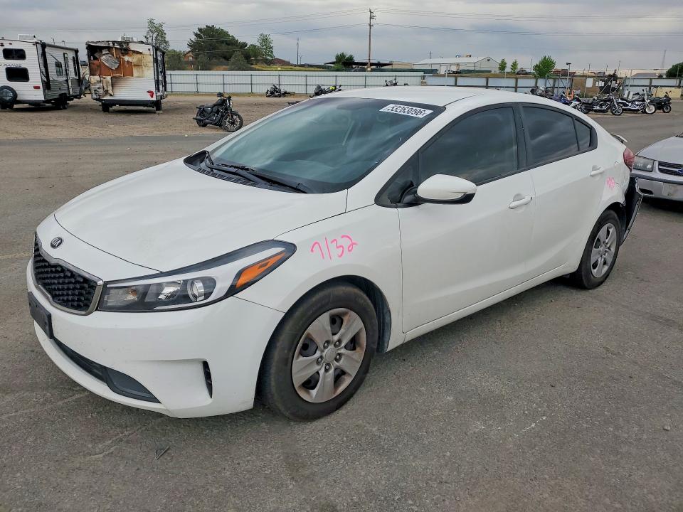 53263096 :رقم المزاد ، 3KPFK4A71JE175373 vin ، 2018 Kia Forte مزاد بيع