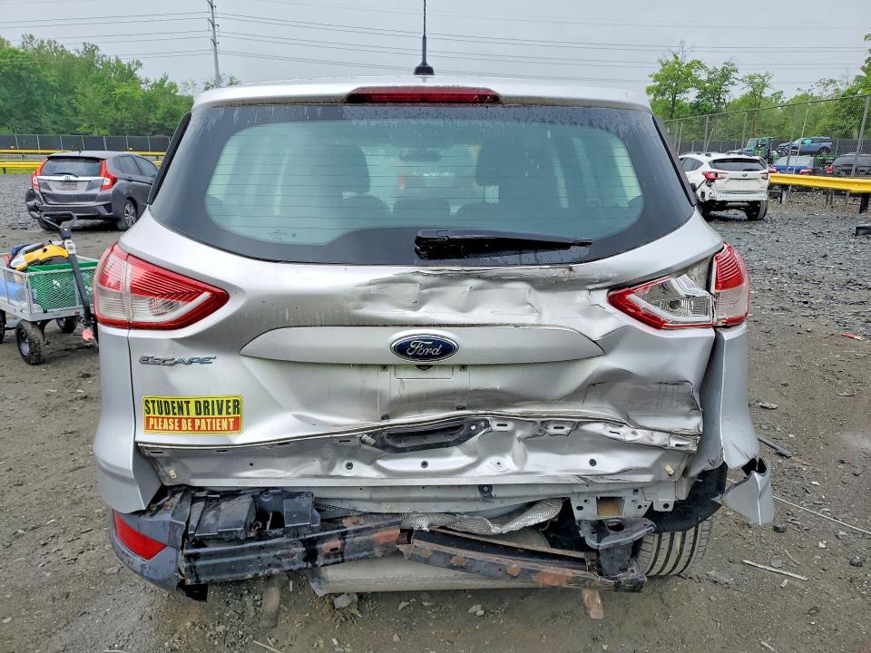 52342606 :رقم المزاد ، 1FMCU0F75FUA37872 vin ، 2015 Ford Escape مزاد بيع