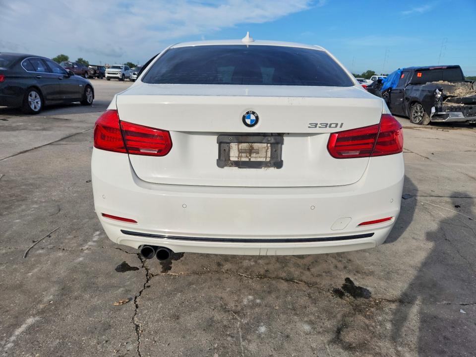 55379436 :رقم المزاد ، WBA8B9G31HNU51936 vin ، 2017 Bmw 330 مزاد بيع
