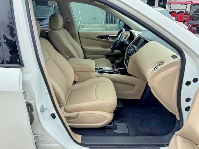 Продажа на аукционе авто 2017 Nissan Pathfinder, vin: 5N1DR2MM1HC627750, номер лота: 55023996