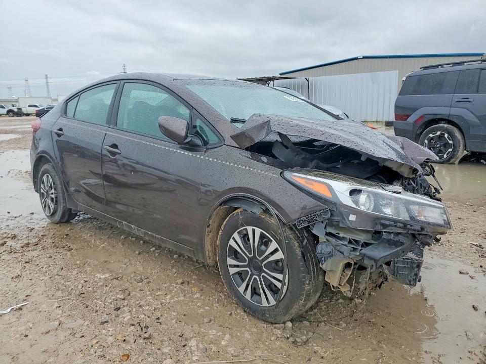 2018 Kia Forte მანქანა იყიდება აუქციონზე, vin: 3KPFL4A75JE217377, აუქციონის ნომერი: 55051806