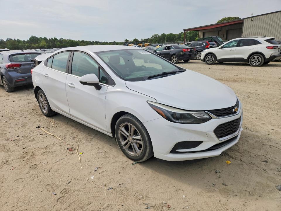 52406406 :رقم المزاد ، 1G1BE5SM2J7220989 vin ، 2018 Chevrolet Cruz مزاد بيع